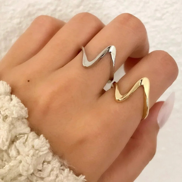 925 Sterling Silver Dainty Minimalist Wave Ring Stackable Thin Wave Ring - Picture 1 of 6